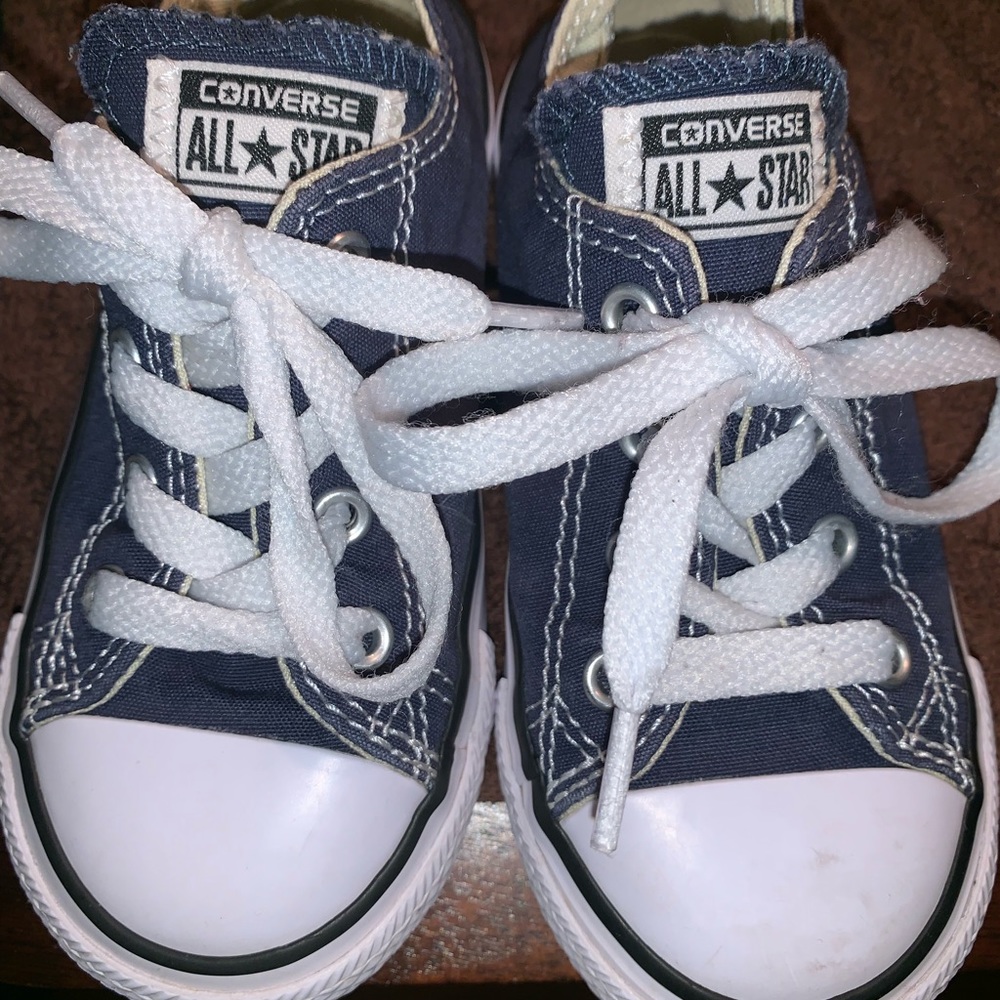 Navy Blue converse size 8